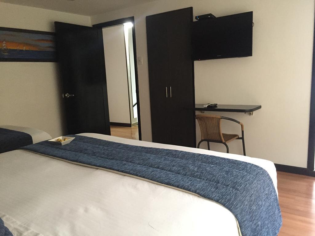 Hotel Aj Ferial Bogota Exterior photo