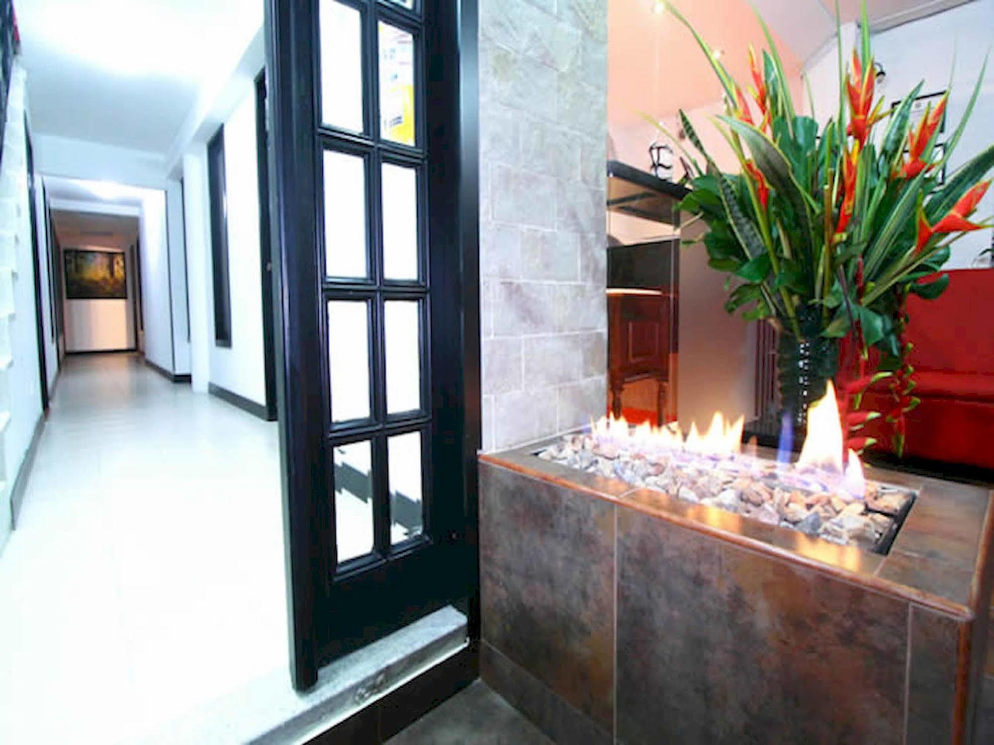Hotel Aj Ferial Bogota Exterior photo